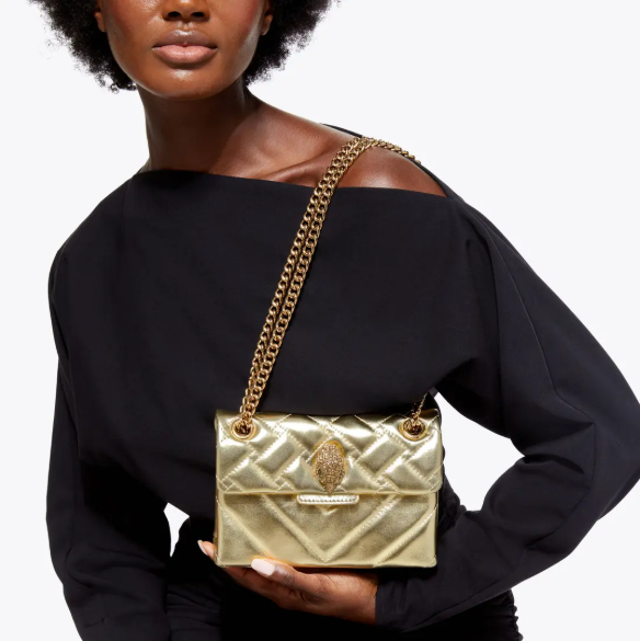 Een Kurt Geiger handtas die je garderobe laat stralen: de insider scoop van een shopmanager